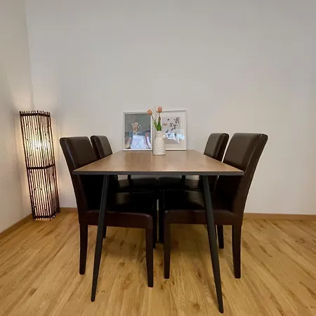 Elegante In Der Barockstadt Schaerding *