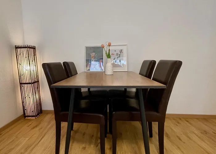 Elegante In Der Barockstadt Schaerding *