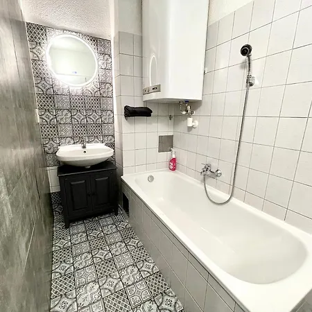 Elegante In Der Barockstadt Schaerding