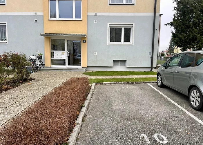 Elegante In Der Barockstadt Schaerding